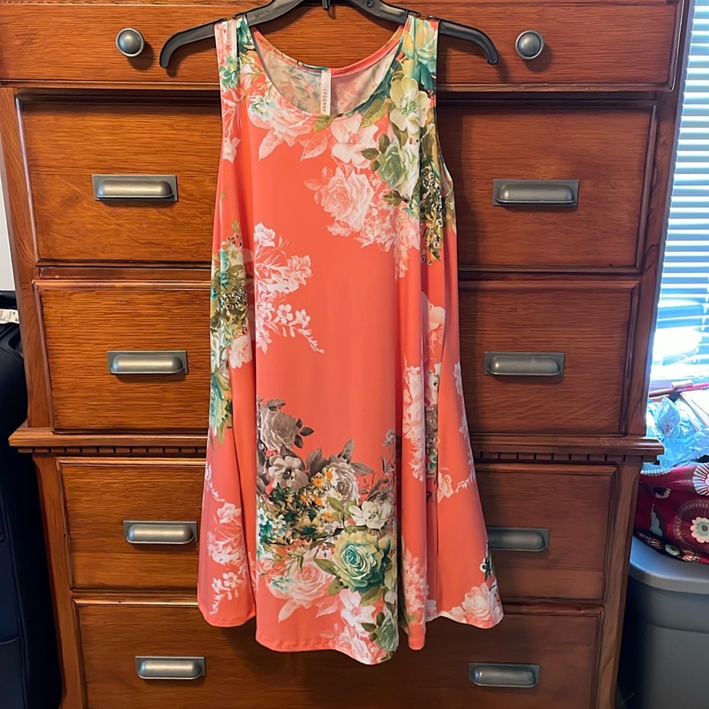 Sleeveless dress